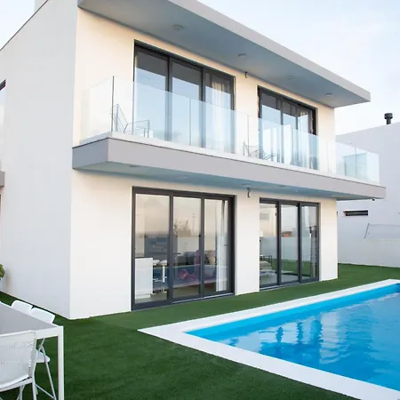 Premier Palaca Ground Floor, Walk To Reserve, Riberira D'iilas, Town Of Ribamar Daire