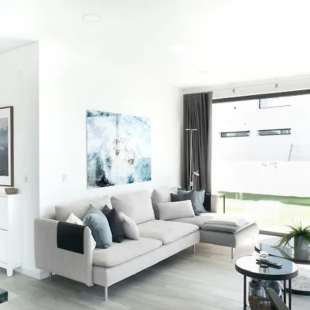 Premier Palaca Ground Floor, Walk To Reserve, Riberira D'iilas, Town Of Ribamar Daire Santo Isidoro