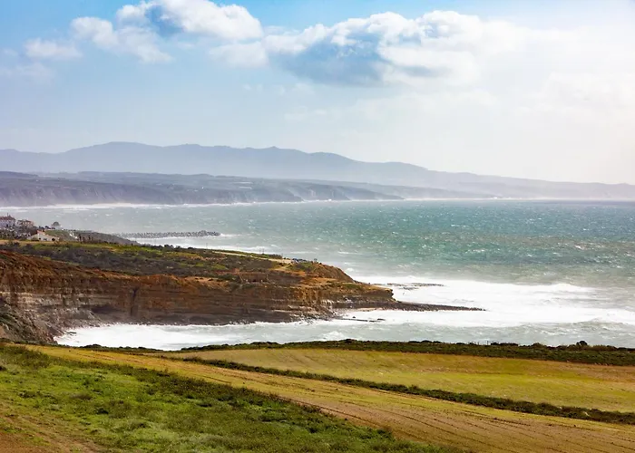 Premier Palaca - Ground Floor Only, Walk To Reserve & Town بيت للعطل *