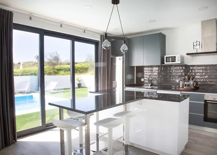 Premier Palaca - Ground Floor Only, Walk To Reserve & Town * Santo Isidoro