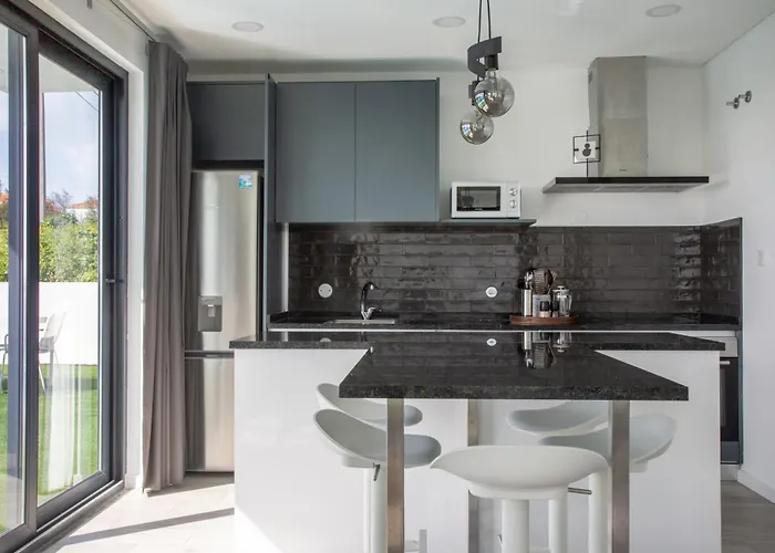 Premier Palaca - Ground Floor Only, Walk To Reserve & Town بيت للعطل Santo Isidoro