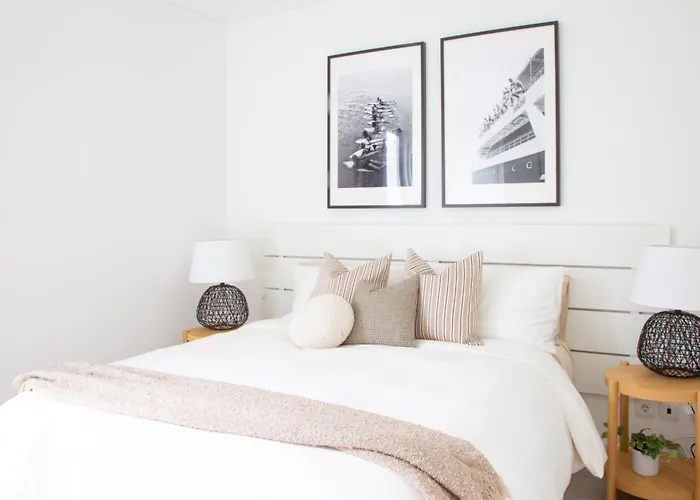 Premier Palaca - Ground Floor Only, Walk To Reserve & Town Santo Isidoro