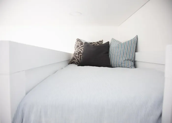 Premier Palaca Ground Floor, Walk To Reserve, Riberira D'iilas, Town Of Ribamar Lejlighed Santo Isidoro