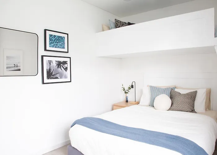 Premier Palaca - Ground Floor Only, Walk To Reserve & Town بيت للعطل *